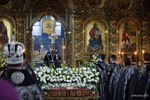 Слово Предстоятеля перед святою Плащаницею у Страсну п’ятницю